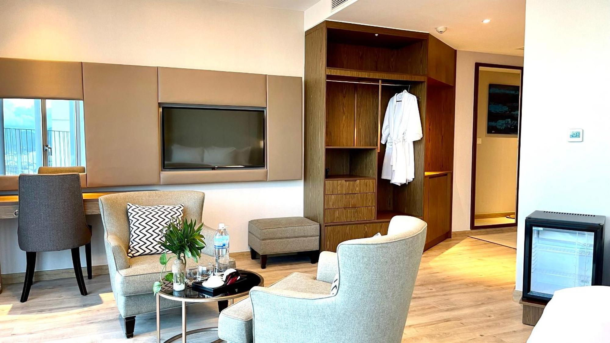 Panorama Ocean View Luxury Apartment Нячанг Екстер'єр фото